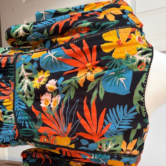 Angie Multicolor Floral V-Neck Blouse - Picture 4 of 5